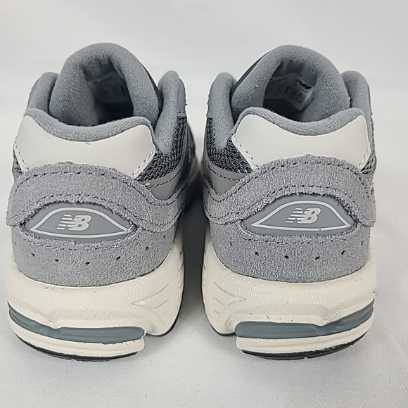 NEW New Balance 2002R Kids Running Shoes Sneakers IC2002ST  NEW New Balance 2002R Kids Running Shoes Sneakers IC2002ST Grey Sz 10 NIB